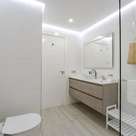 Ocean Garden Sunset & Sunrise - Heated Pool - Ac - Lounge Zone 아데제