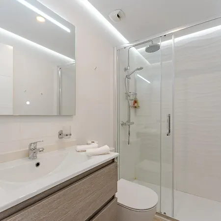 Ocean Garden Sunset & Sunrise - Heated Pool - Ac - Lounge Zone 아데제