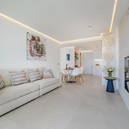 아파트 Ocean Garden Sunset & Sunrise - Heated Pool - Ac - Lounge Zone 아데제
