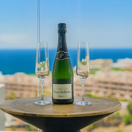 Ocean Garden Sunset & Sunrise - Heated Pool アパート アデヘ