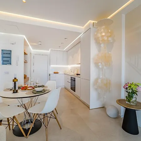 아파트 Ocean Garden Sunset & Sunrise - Heated Pool - Ac - Lounge Zone