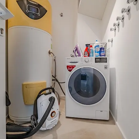 アパート Ocean Garden Sunset & Sunrise - Heated Pool アデヘ